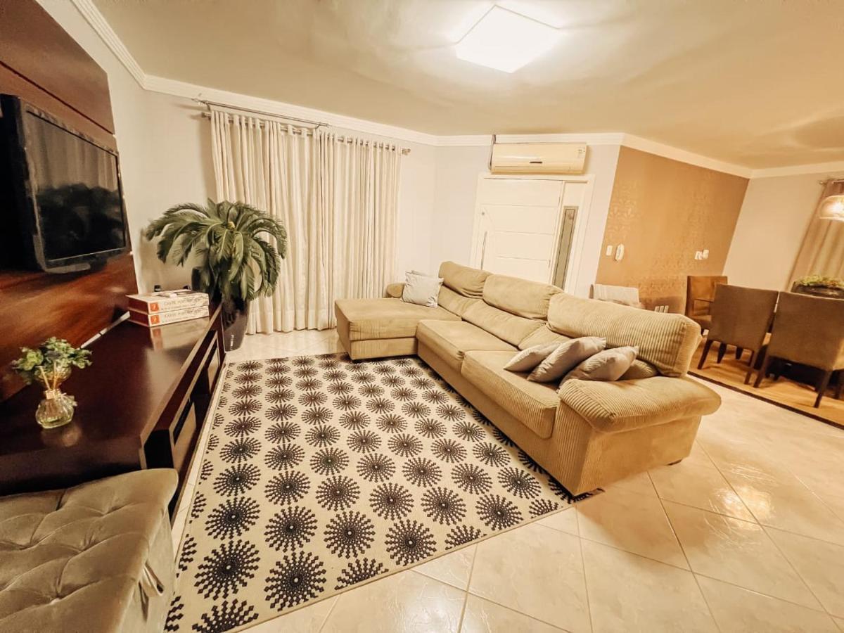 Casa Confortavel Em Local Tranquilo. *